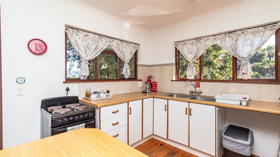 7 Bedroom Property for Sale in Paradise Western Cape